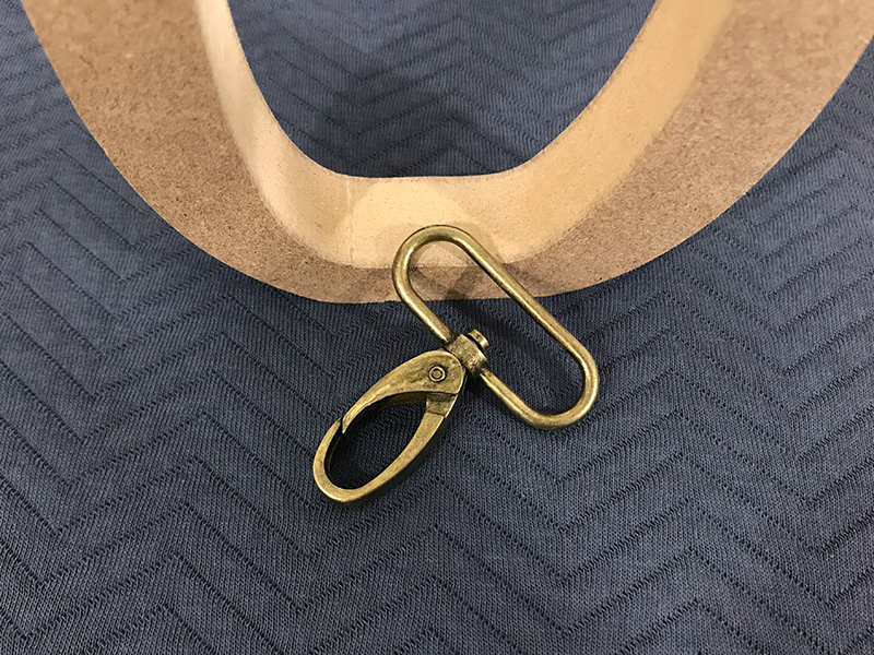 Karabiner 40mm, Altmessing