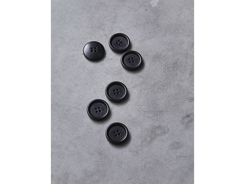 Meet Milk Dish Corozo Button "Black", 25mm