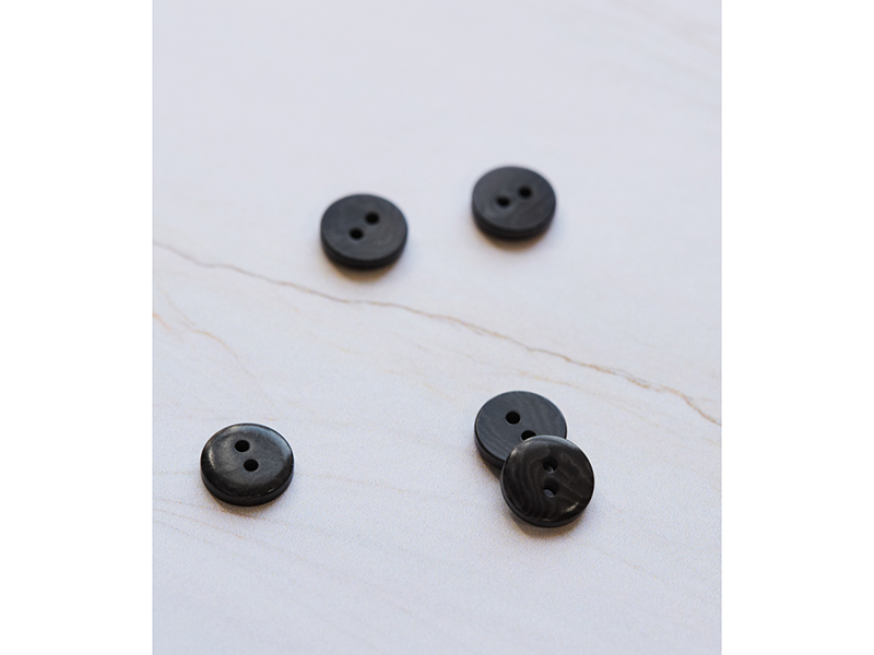 Mind the Maker 2-hole Corozo Button "Calm Grey", 11mm