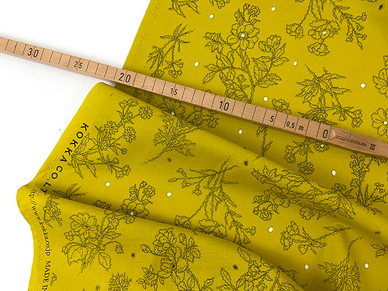 Kokka Embroidery Lawn, Ocker