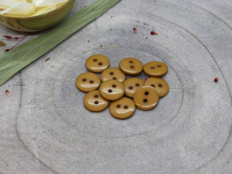 Atelier Brunette Knopf "Classic Shine", 10mm, Ochre