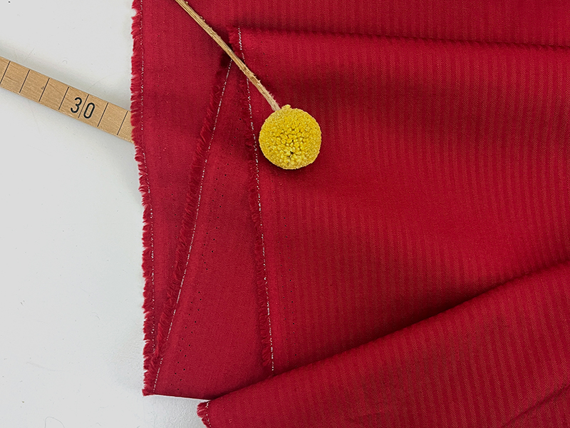 Reststück!!! 0,70m Designerleftover Ton in Ton Cotton, Karminrot