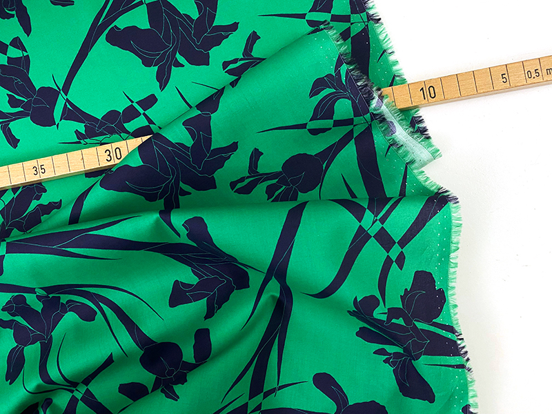 Reststück!!! 1,65m Iris Scatter Grün, Tana Lawn, Liberty London
