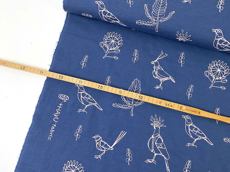 Reststück!!! 0,30m "Bird" HAyU Embroidered Cotton Linen Sheeting, Jeansblau Natur