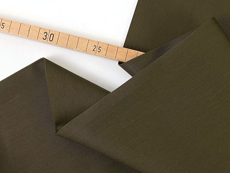 Reststück!!! 0,60m Designerleftover Baumwolltwill in Hosenqualität, Khaki / Oliv – Bild 2