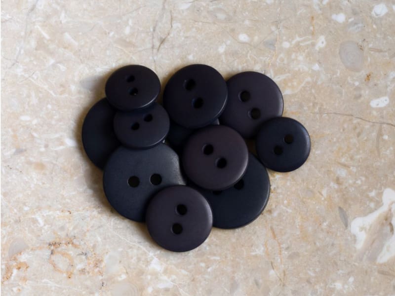 Atelier Brunette Knopf "Classic Matte", 15mm, Night / Deep Charcoal