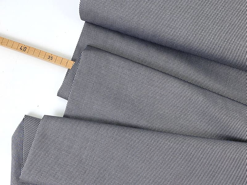 Designerleftover feine Popeline Diagonalstruktur, Navy Grau – Bild 2