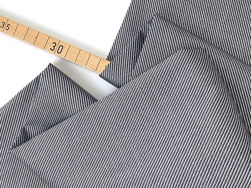 Designerleftover feine Popeline Diagonalstruktur, Navy Grau